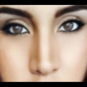 Meet your Posher, Jazca